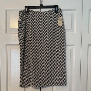 NWT Coldwater Creek Gray and White Patterned Pencil Skirt size 10